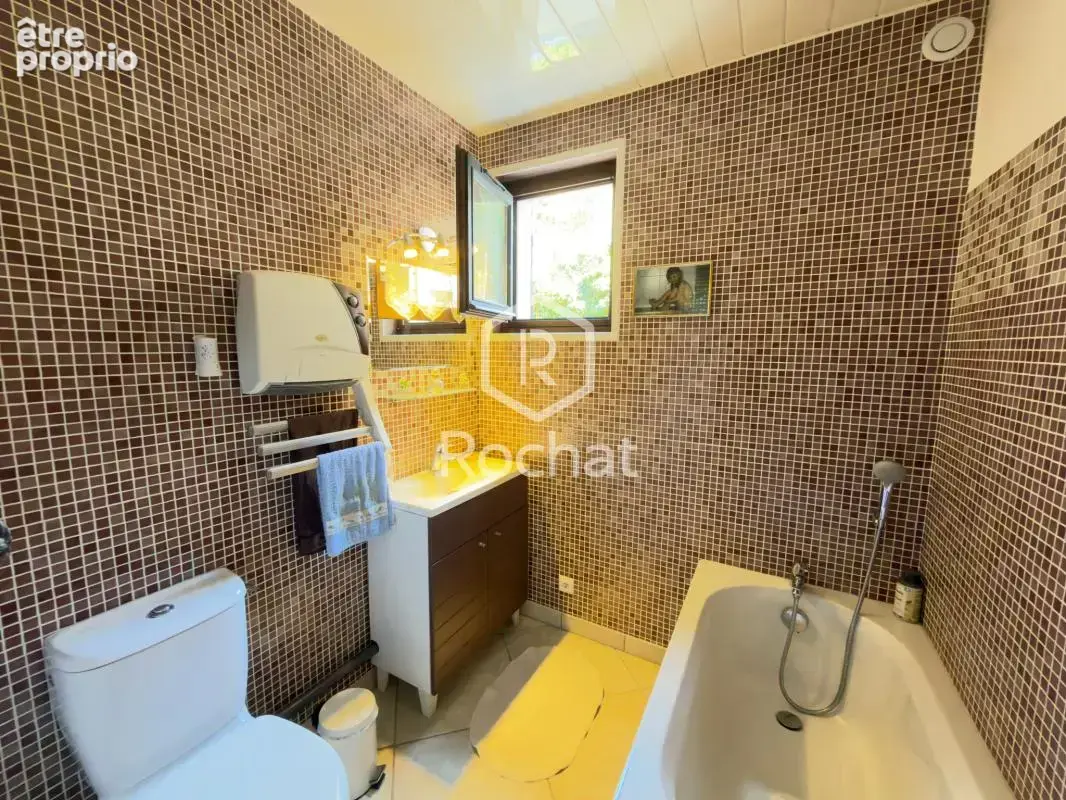 Viager occupé sur 10 ans Ensemble immobilier de 155 m2 à La - photo 17