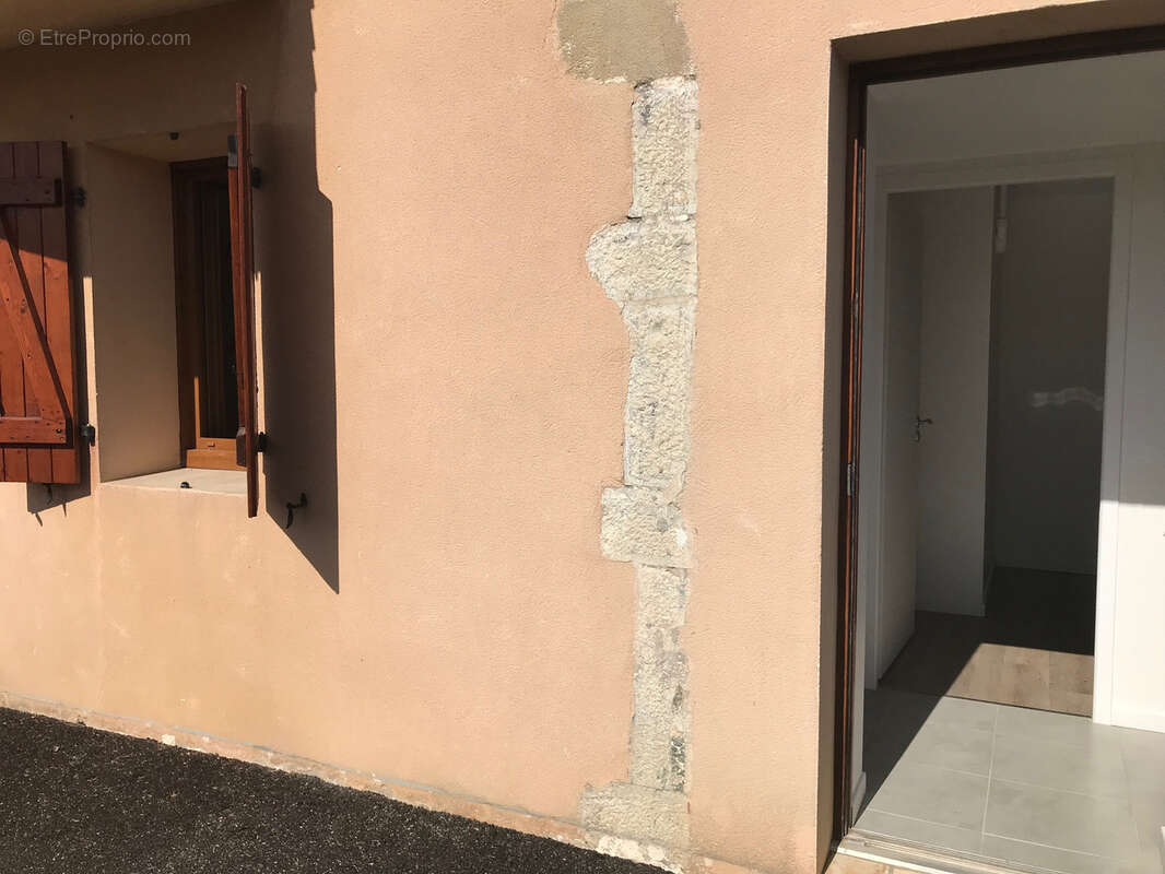 Appartement à MEES