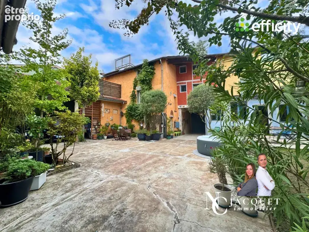 Maison 184 m² à Rillieux-La-Pape  - photo 1