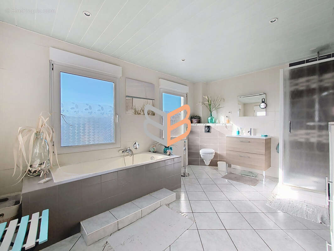 Maison 111 m² à Crusnes  - photo 7