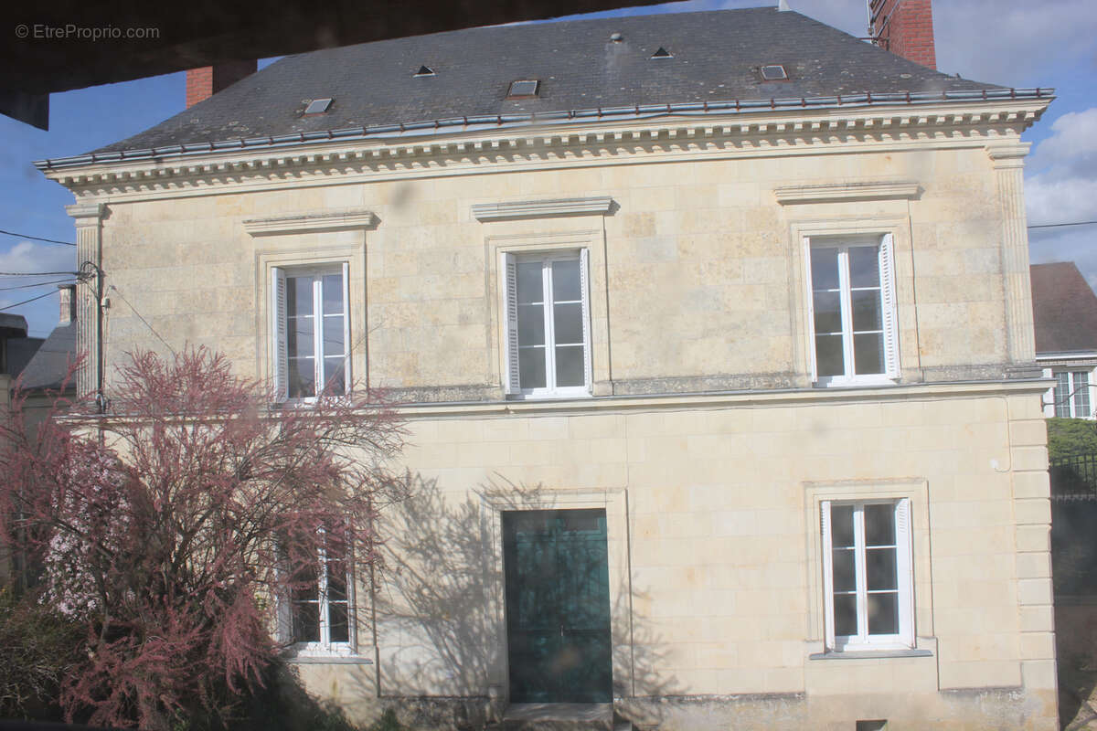 Maison 132 m² à Benais  - photo 2