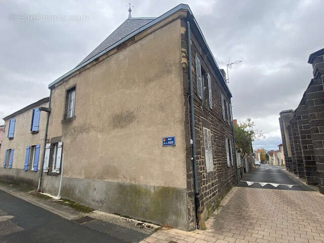 Maison à MARTRES-SUR-MORGE