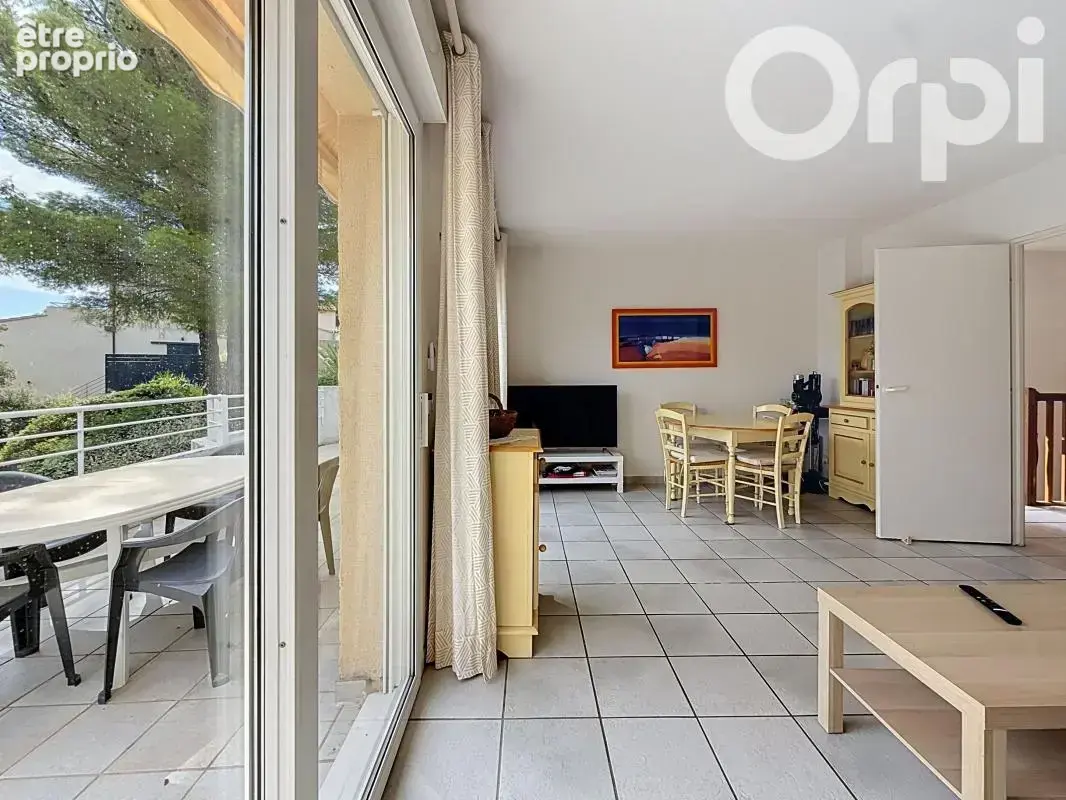 Maison duplex avec jardin, terrasses dans un domaine résidentiel avec piscine, terrains de tennis - photo 4