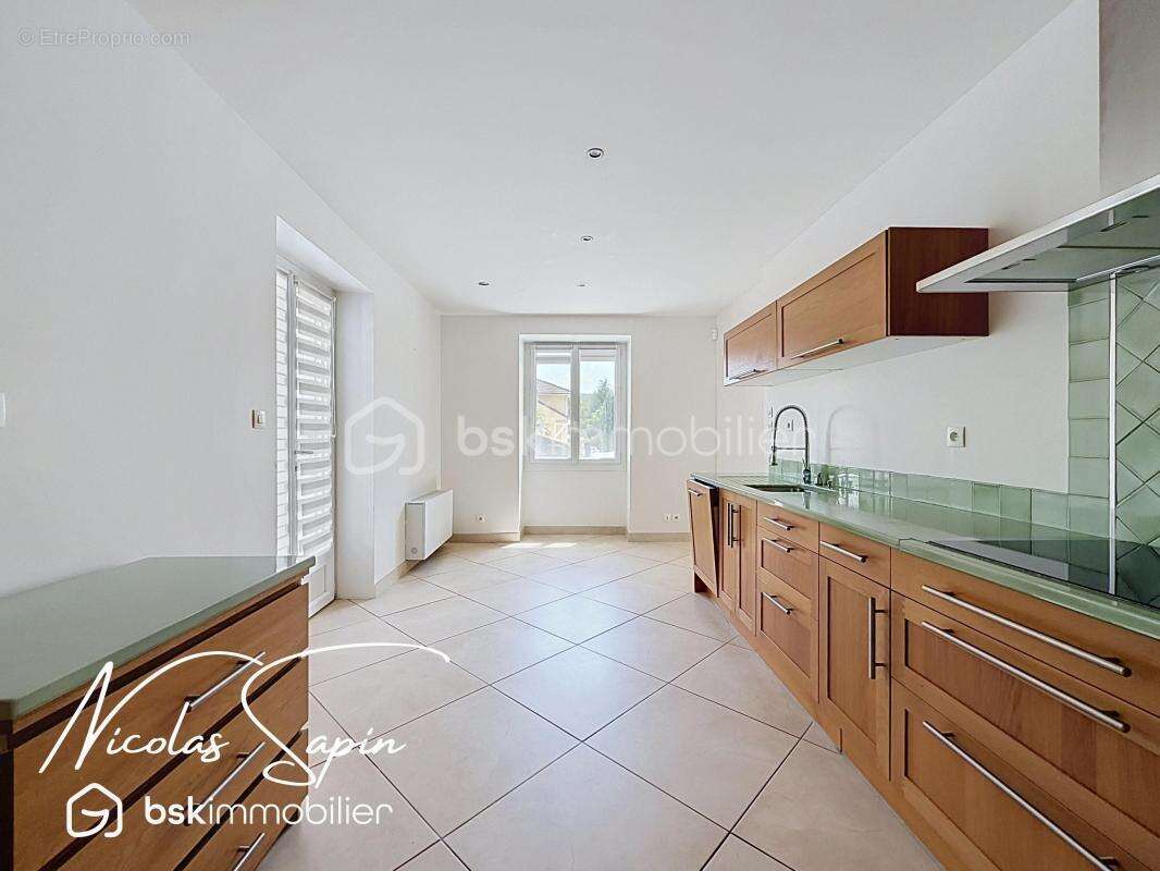 Maison de 160m2 avec 5 chambres plus bureau - photo 2