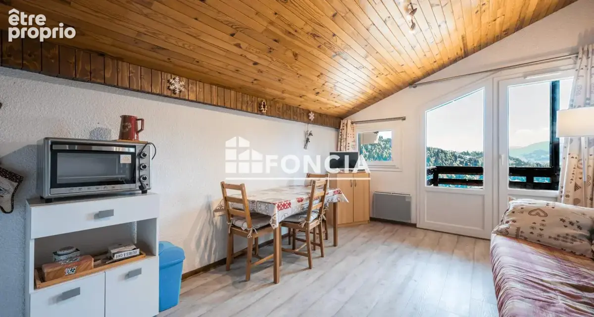 Exclusivité Foncia – Un cocon alpin au sommet, avec vue imprenable et accès direct aux pistes - photo 3