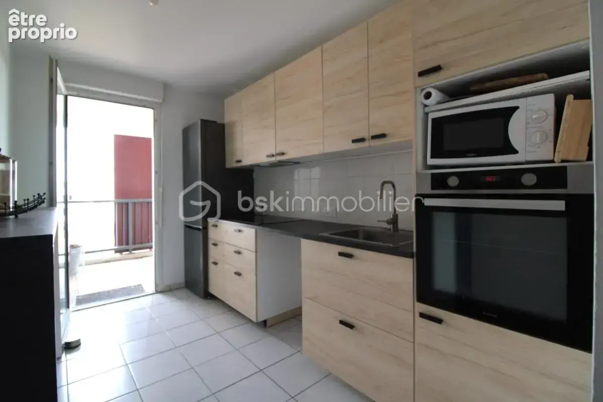 Type 4 traversant de 86 m² avec 2 BALCONS – Secteur Trois Cocus / Borderouge - photo 3
