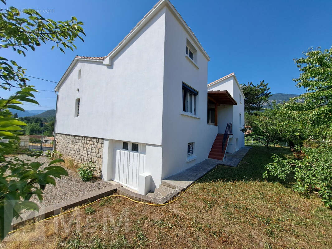Grande maison avec 2 garages - photo 24