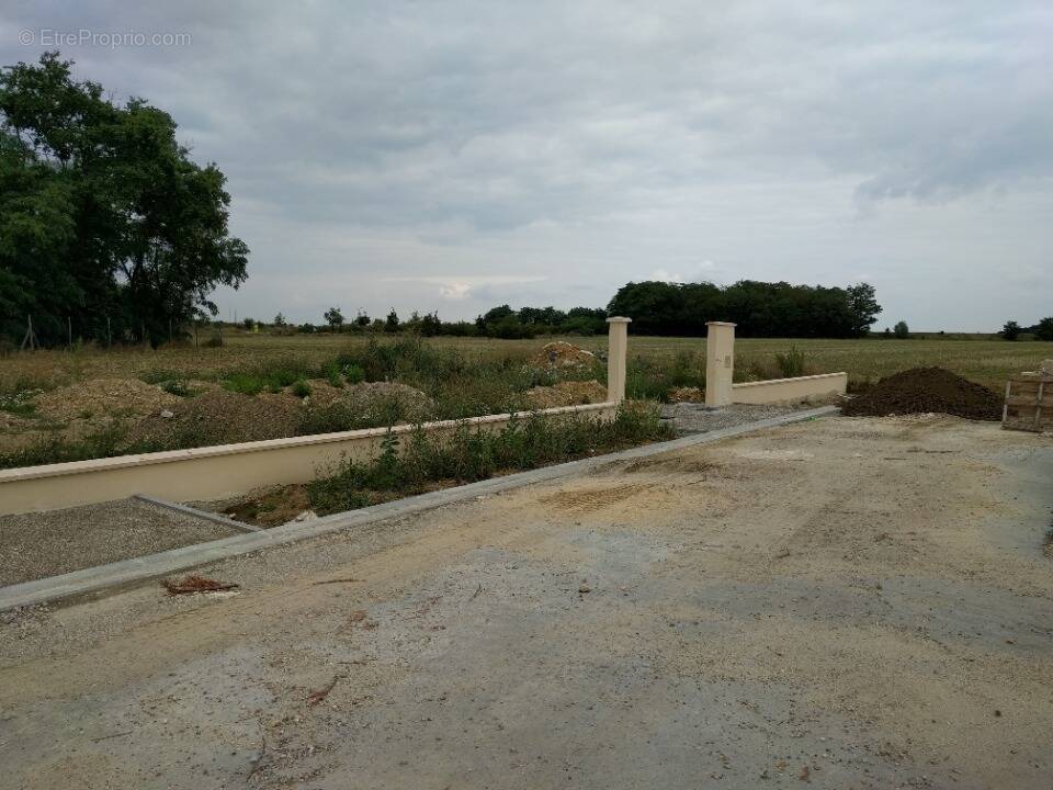 Terrain à COUTEVROULT