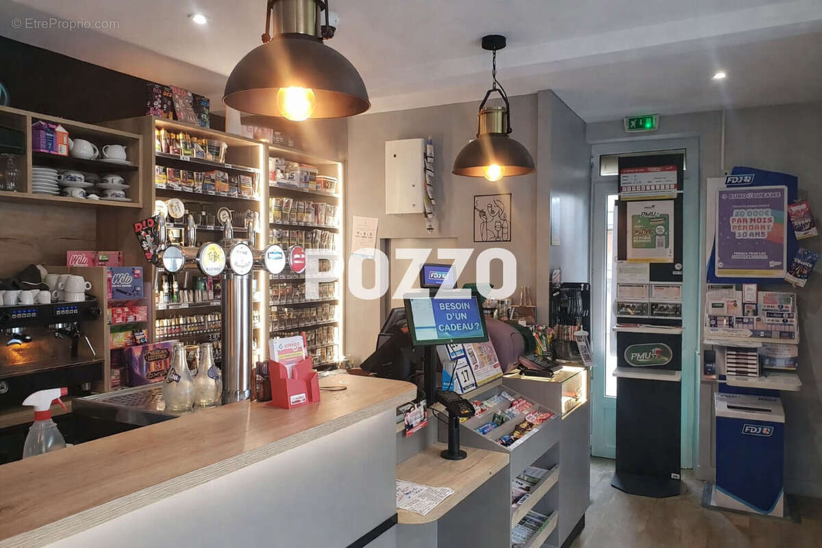 Commerce à SAINT-GEORGES-DE-ROUELLEY