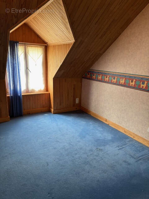 Maison à AMBRIERES-LES-VALLEES