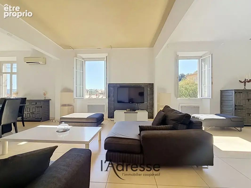 Appartement AJACCIO - CENTRE VILLE - Grand Appartement 6 pièces - 155 m² -  DERNIER ÉTAGE - ASCENCEUR - photo 4