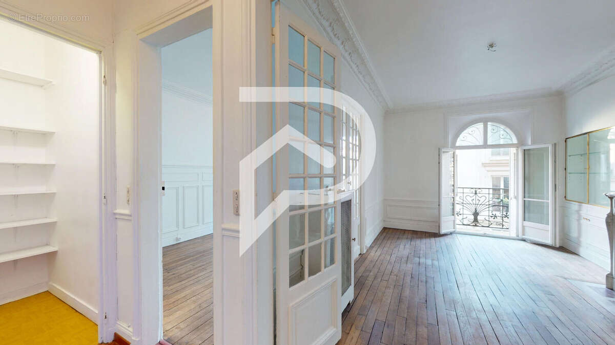 Appartement à PARIS-18E