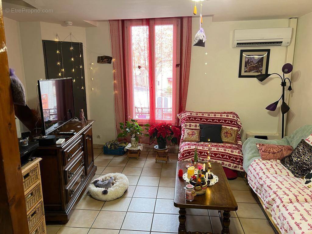 Appartement à MEZE