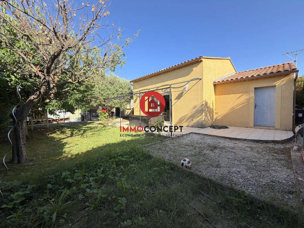 Maison à LAUDUN-L'ARDOISE