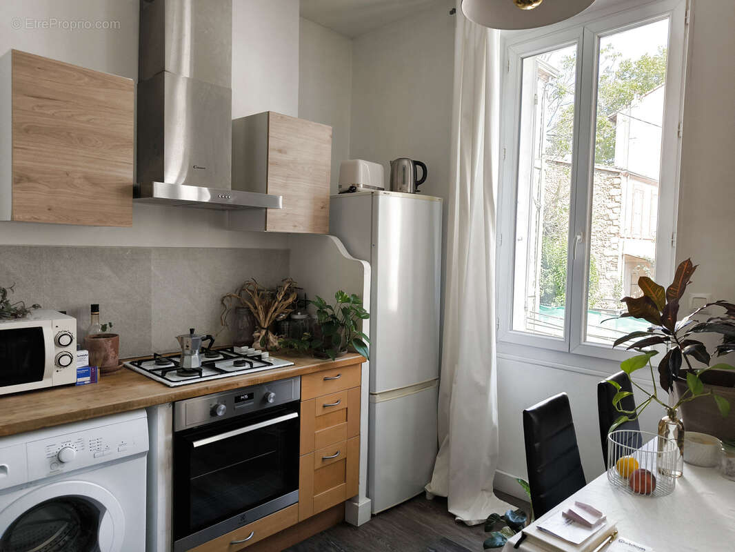 Appartement à MARSEILLE-4E