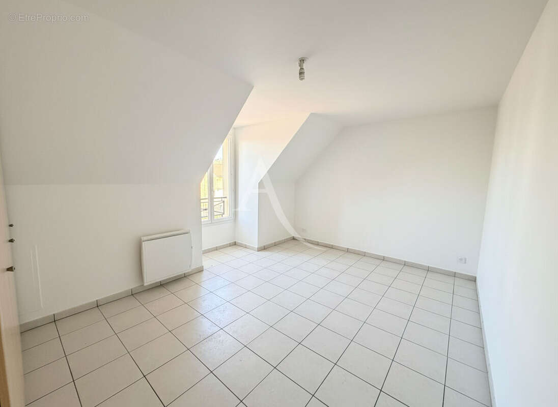 Maison à MOISSY-CRAMAYEL