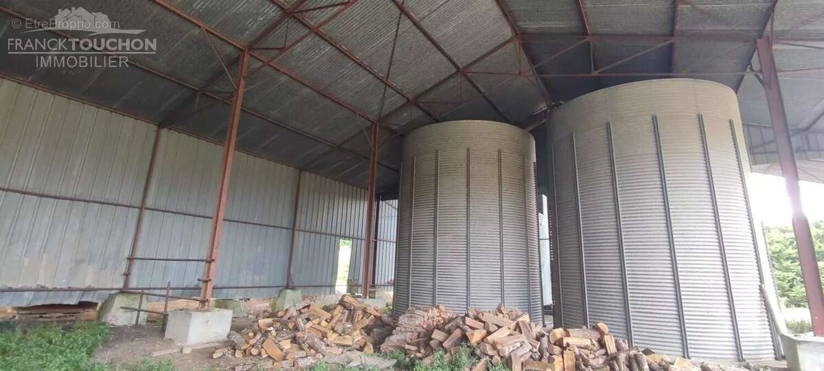 Maison à PERS-EN-GATINAIS