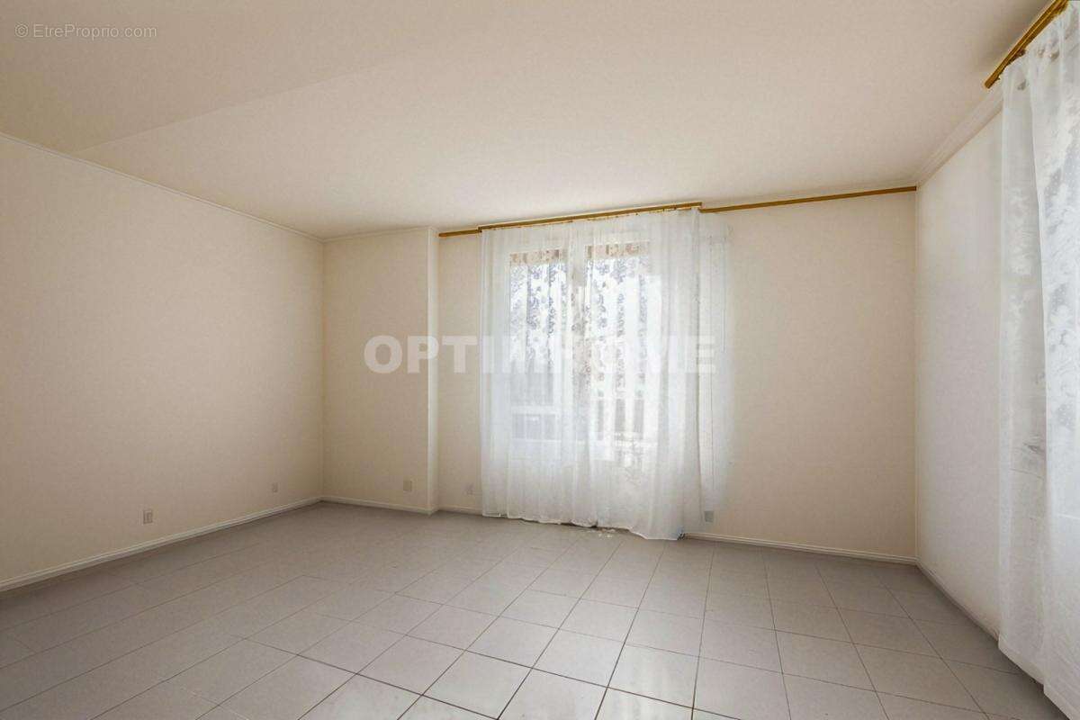 Appartement à 3 pièces- Investissement - BOBIGNY (93) - photo 3