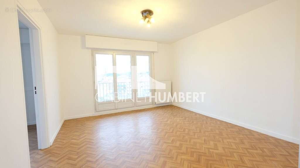 Appartement à SAINT-ETIENNE