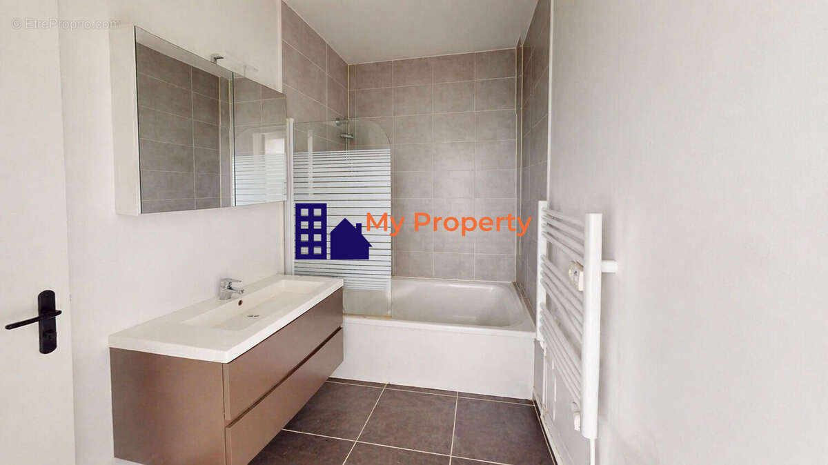 Appartement à LA GARENNE-COLOMBES