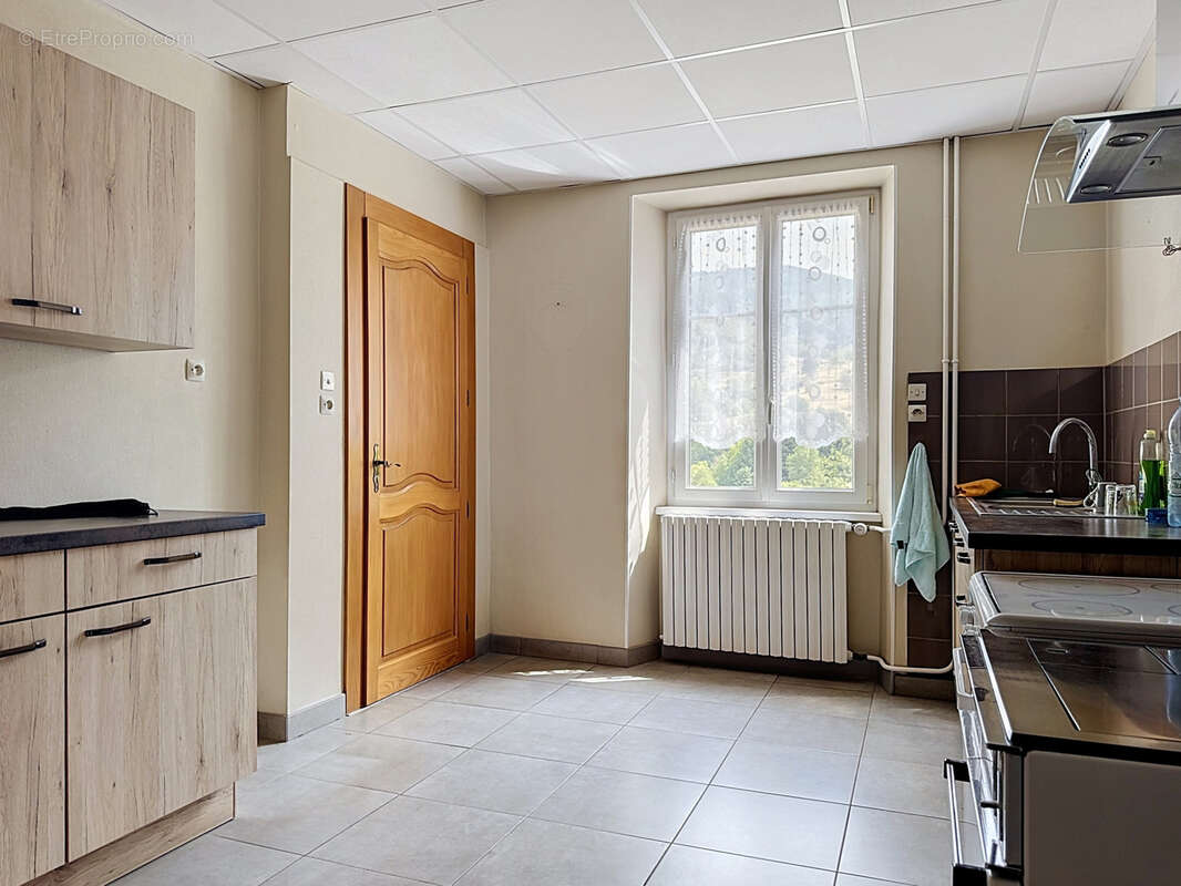 Charmante maison de village de 156m2 sur un terrain de 10,26 ares - photo 2