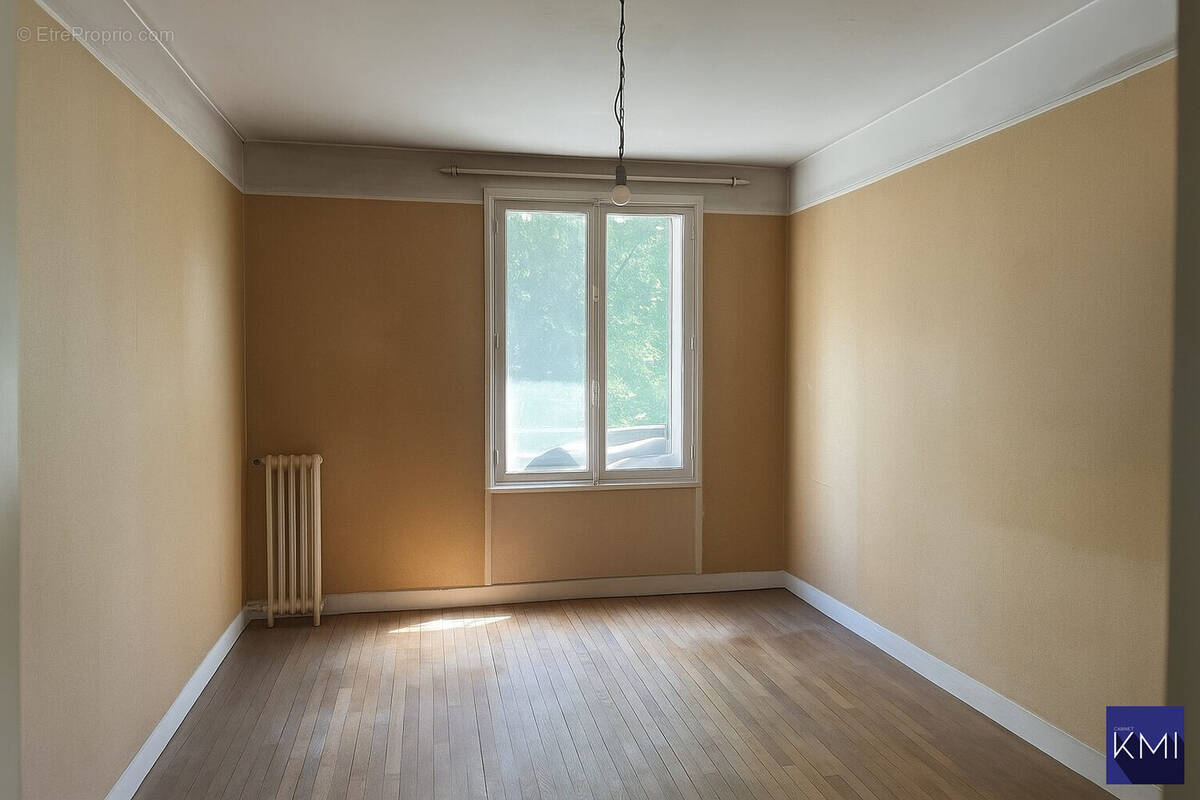 Appartement à PARIS-20E