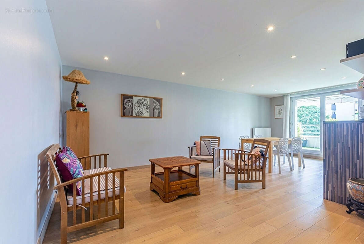 Laforet immobilier - exclusivite - "ficus" - annecy - appartement 4 pieces - 90,36m2 - terrasse - cave - place de stationnement  - photo 4