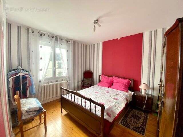 Maison à CONDE-SUR-VIRE