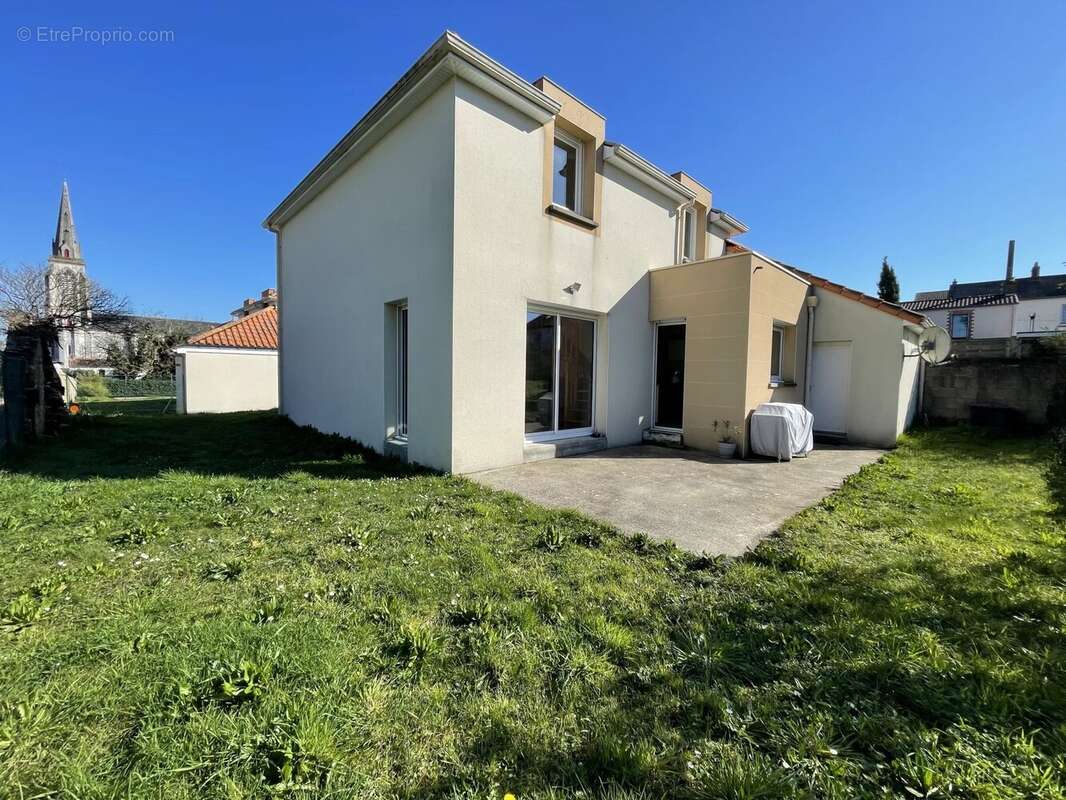 Maison à LA HAIE-FOUASSIERE