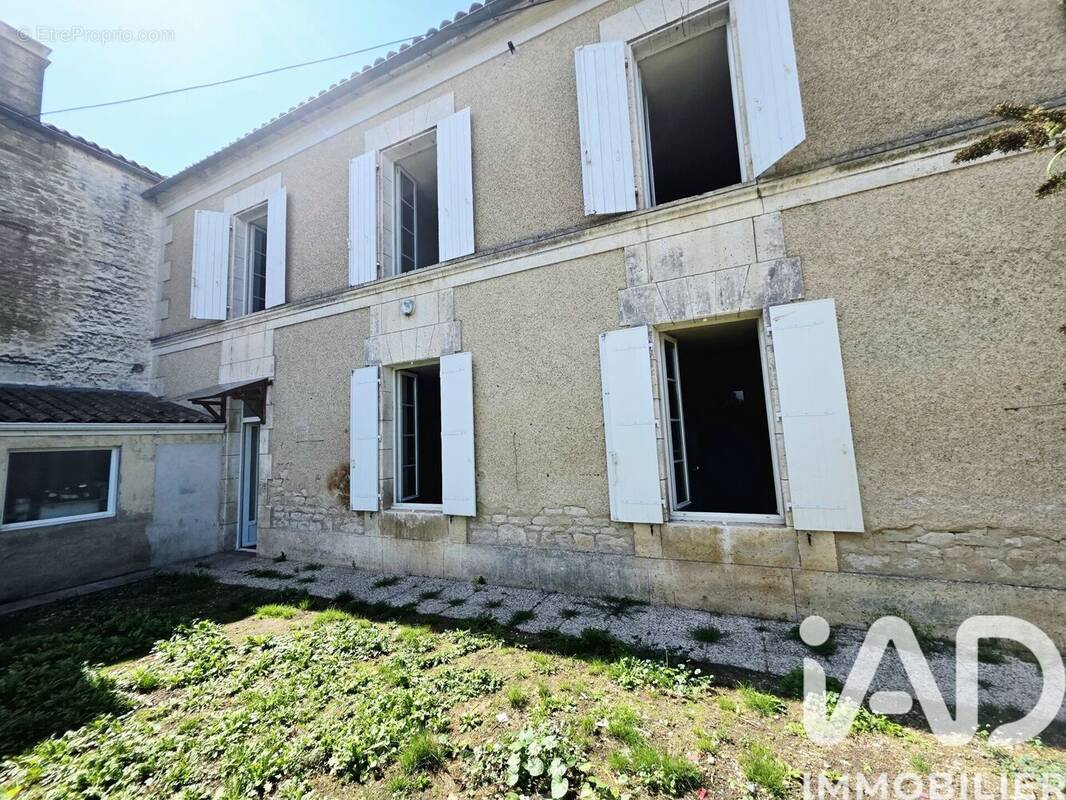 Photo 1 - Maison à DOUZAT