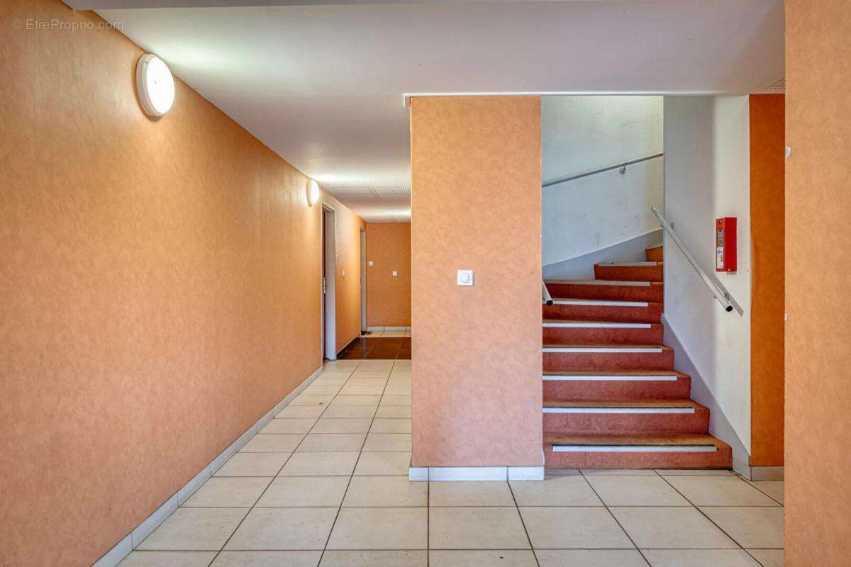 Appartement à VAL-DE-REUIL