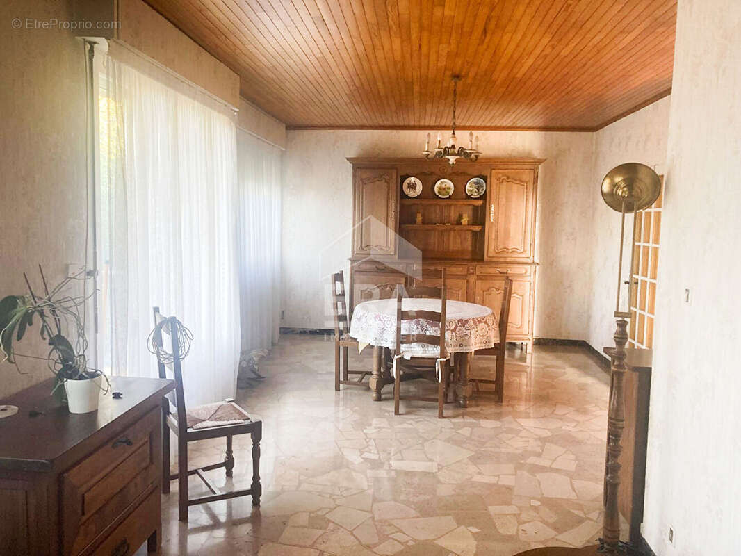 Maison à MONTBOILLON