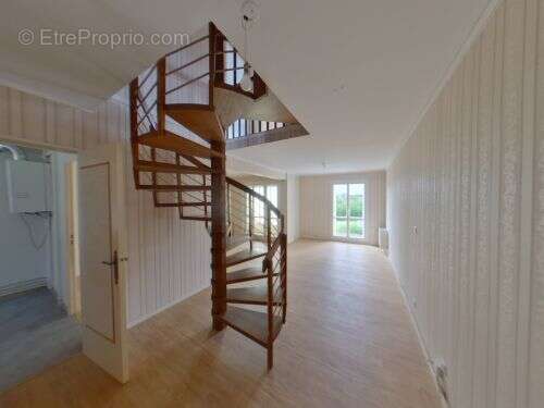 Maison à SAINT-AMAND-MONTROND