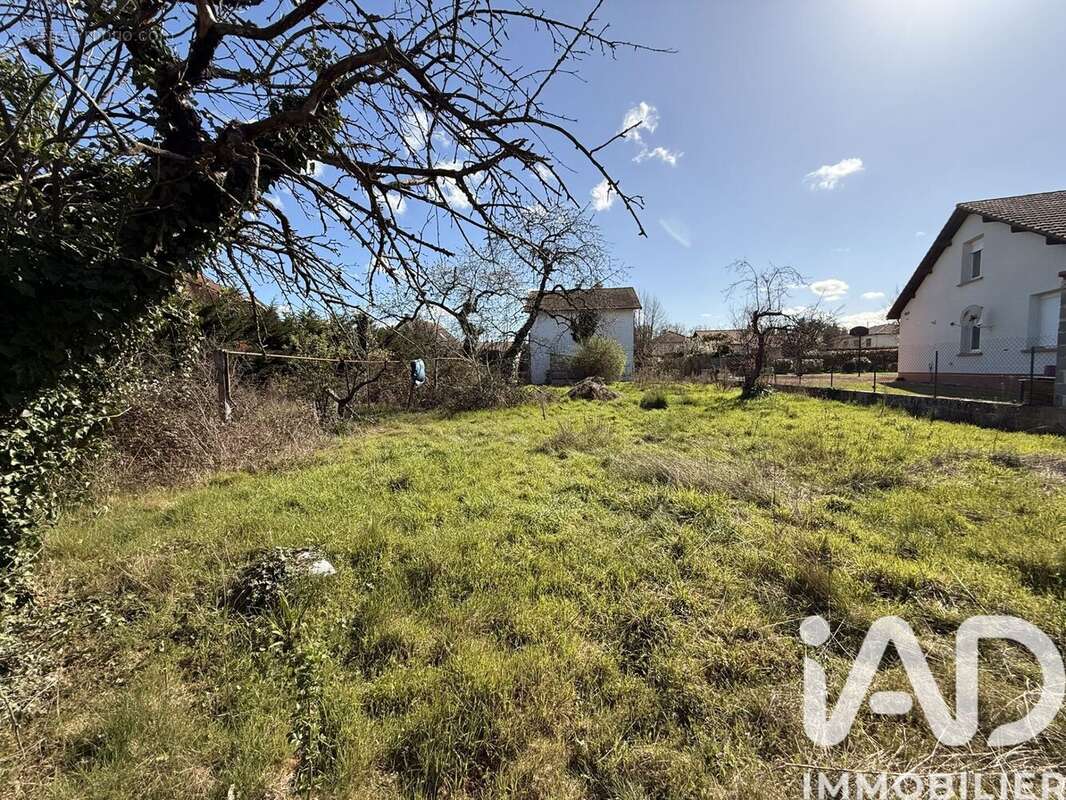 Terrain 637 m² à Riorges  - photo 3