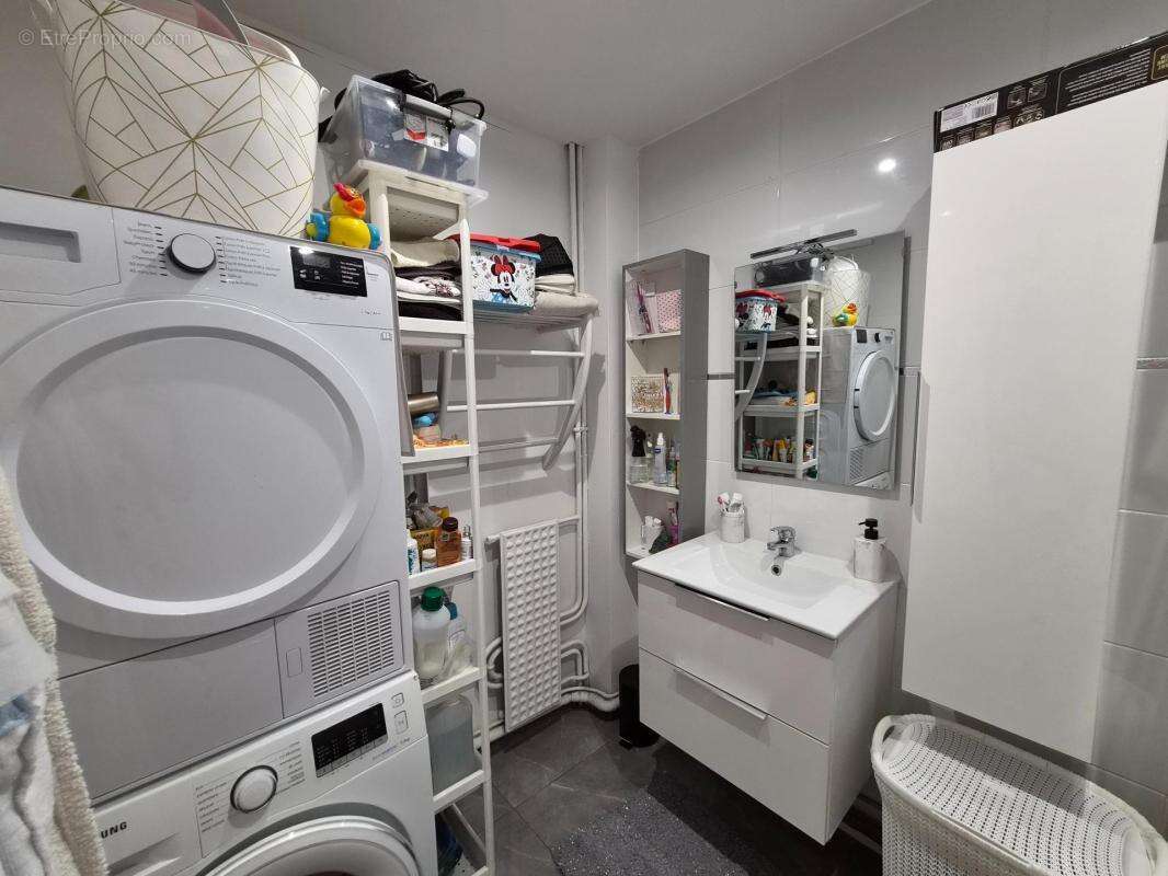 Grand appartement rénové avec balcons et suite parentale - photo 17