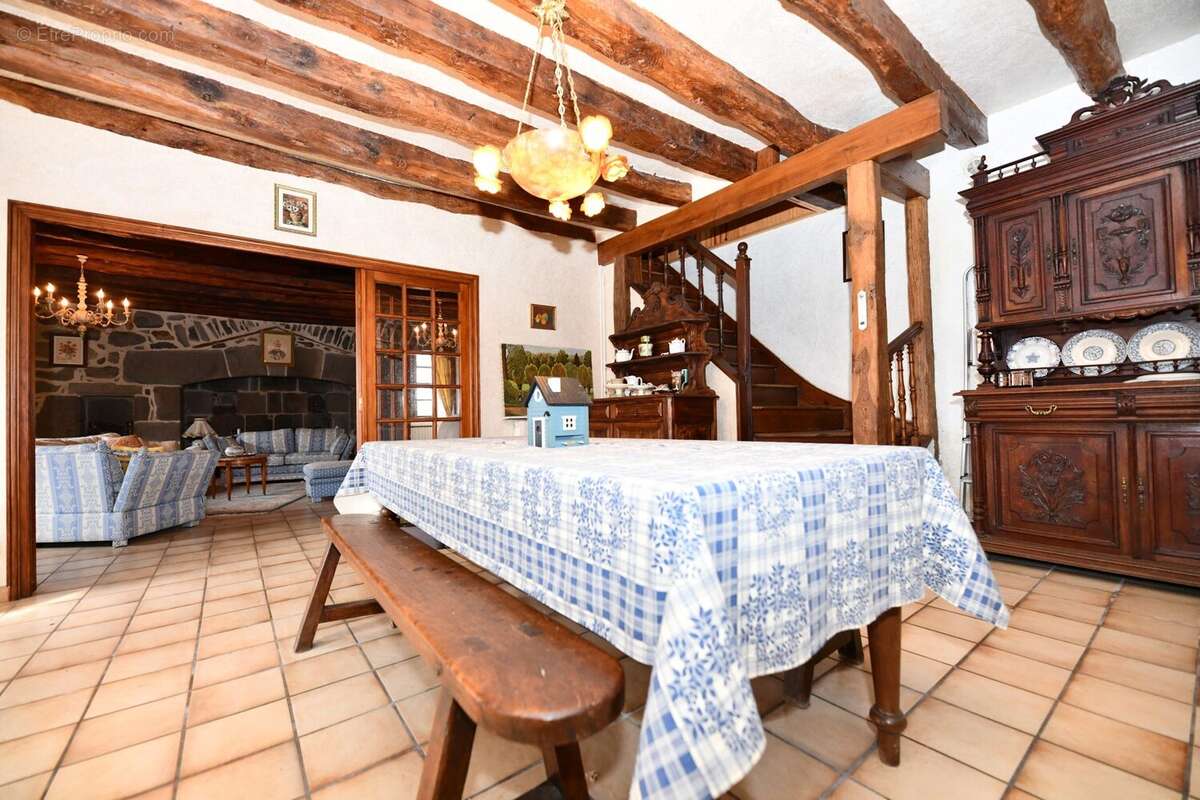 Maison à SALINS