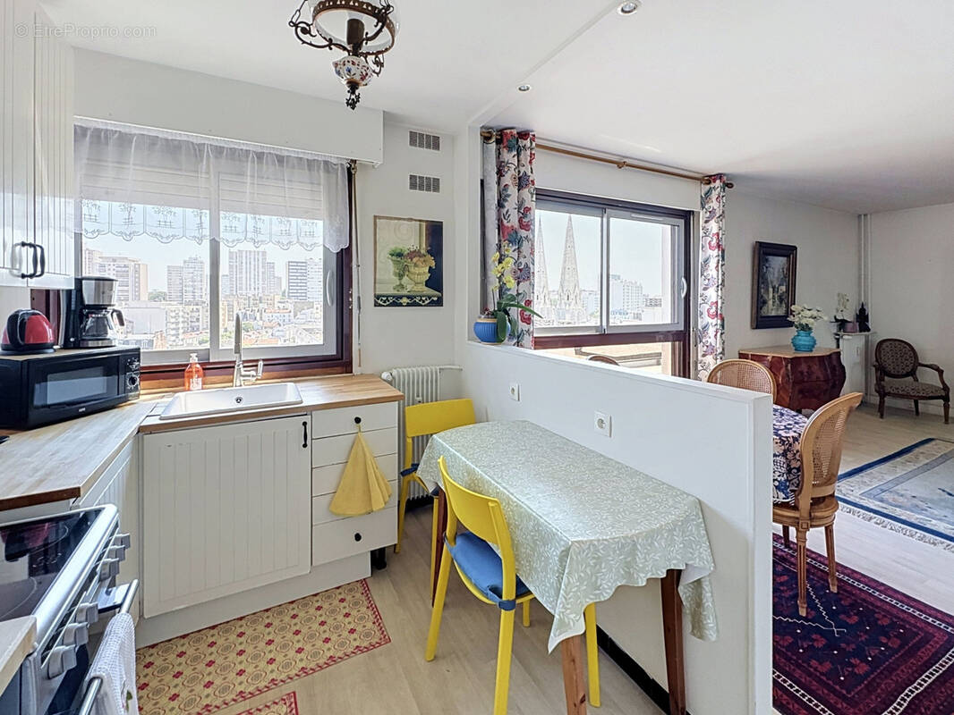 Appartement à PARIS-19E