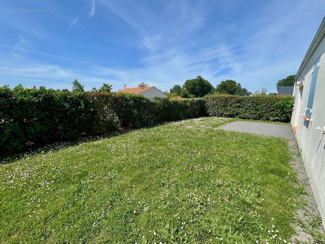 Maison à CHATEAUNEUF