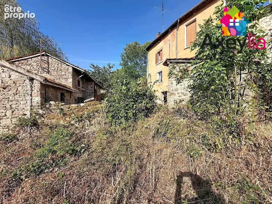 A vendre - saint-bonnet-des-quarts - maison d'habitation à réhabiliter avec grange mitoyenne et terrain - photo 5