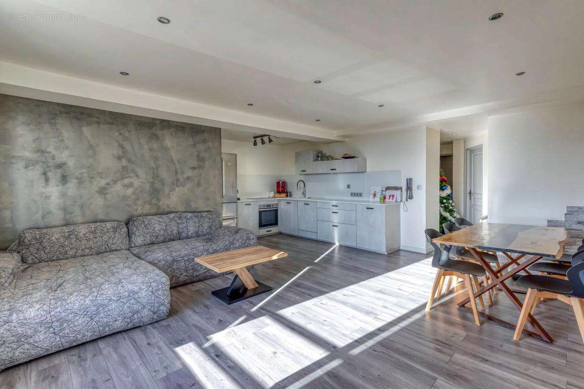 Appartement à SAINT-CASSIEN