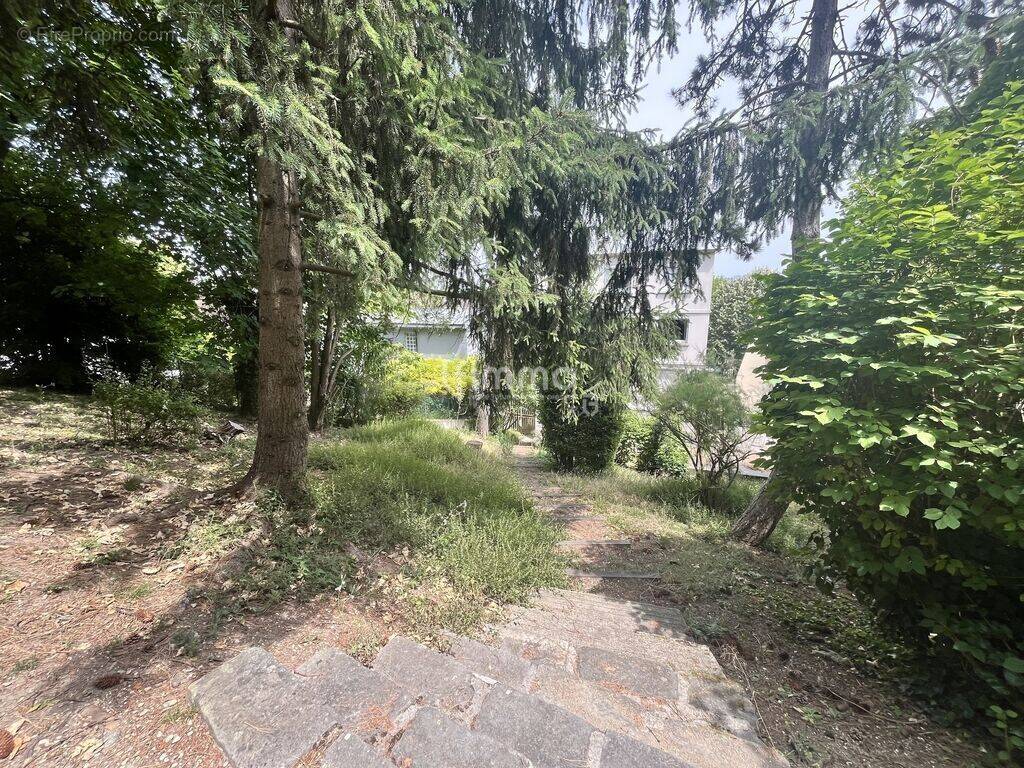 Appartement à LE PERREUX-SUR-MARNE
