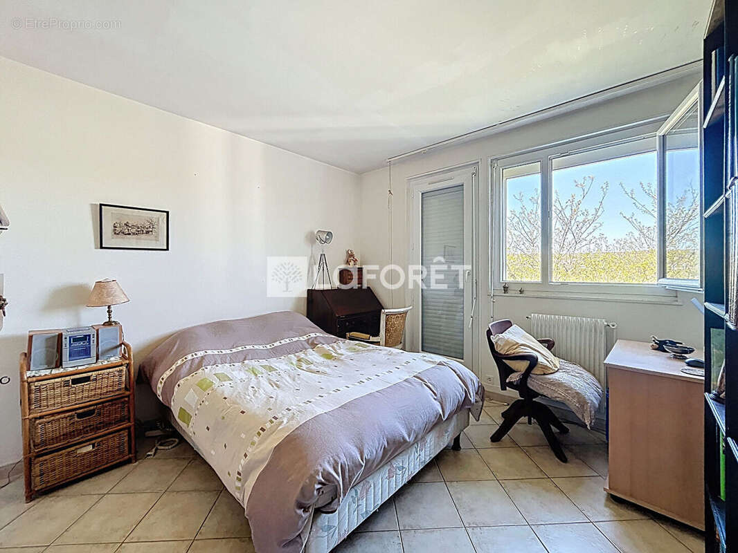 Appartement à VERNEUIL-SUR-SEINE