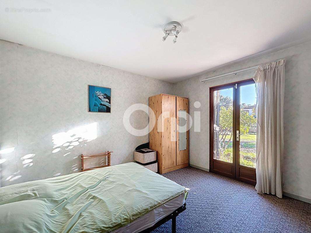 Maison à ROQUEBRUNE-SUR-ARGENS