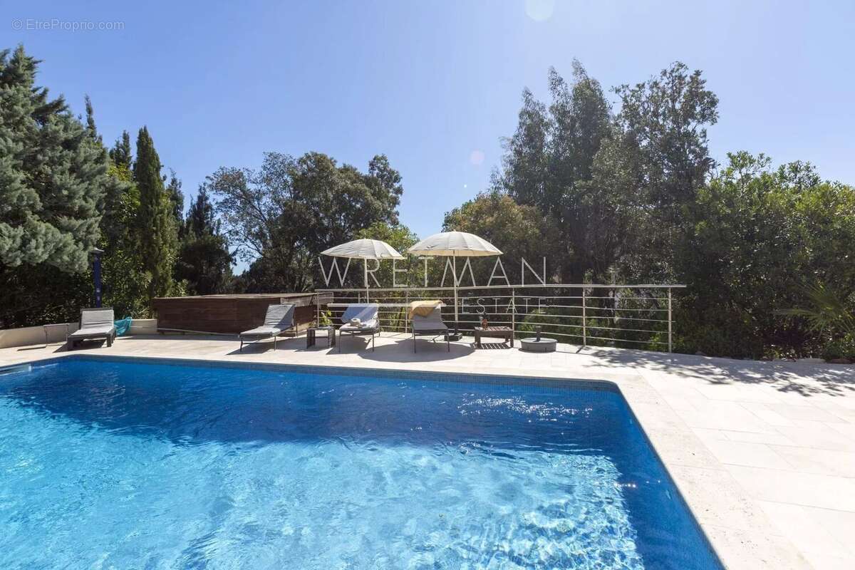 Maison à MANDELIEU-LA-NAPOULE