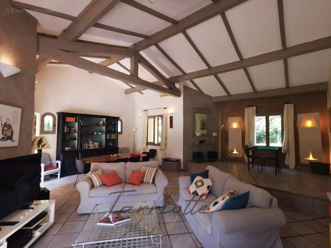 VILLA - 10570 - photo 4