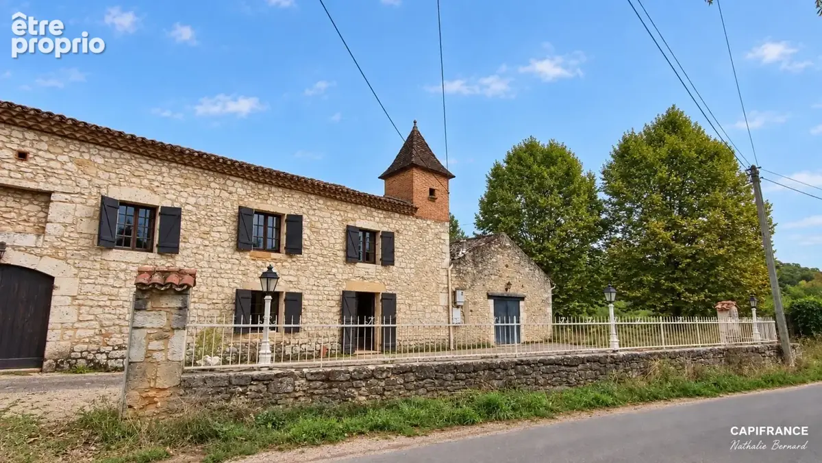 Fumel – ensemble immobilier en pierre à rénover sur près de 2 ha - photo 2