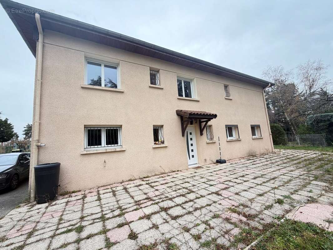 Maison à SAINT-GENEST-LERPT