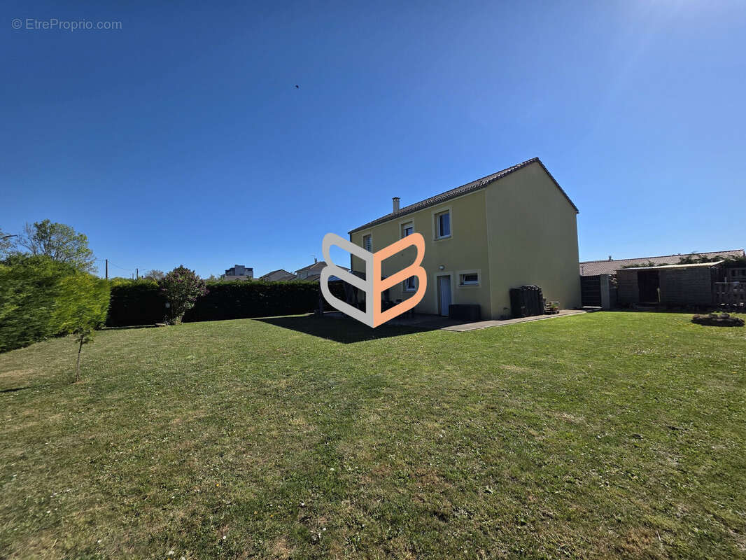 Maison à LANDRES
