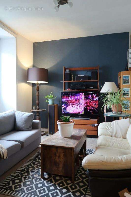 Maison à VARS-SUR-ROSEIX