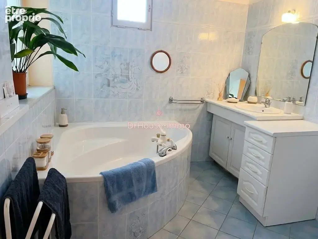 Maison 5 pièces 135 m² à vendre à Saint-Paul-Mont-Penit (85670) - photo 27